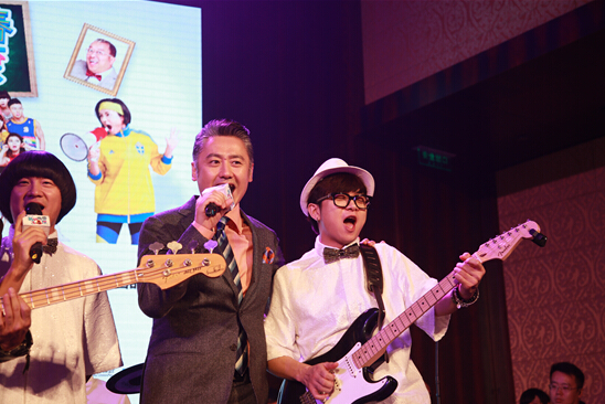 好声音蜕变展演技 吴秀波领衔欢乐开唱
