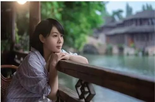 文人、戏子、首富，乌镇的一台戏